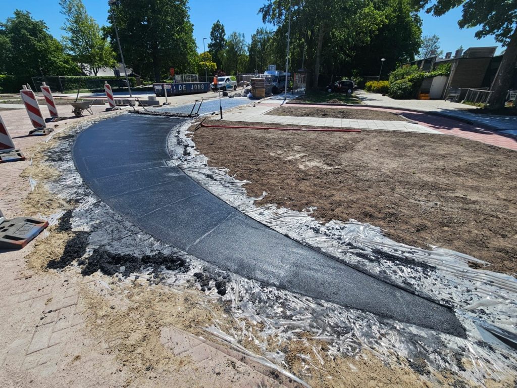 Aanbrengen creteprint bushalte Terpstraat