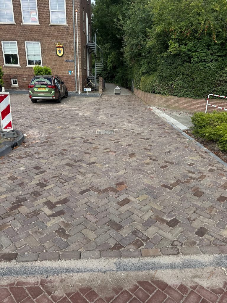 Voorzijde straat domeinkantoor