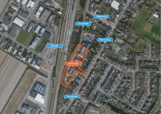 Luchtfoto met spoorsingel uitgelicht